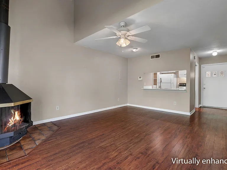 1914 Larette Dr #B — Photo 8