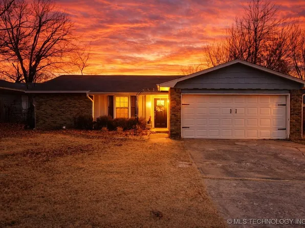 21609 E 32nd Pl S, Broken Arrow, OK 74014