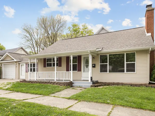 205 S 10th Ave, St Charles, IL 60174