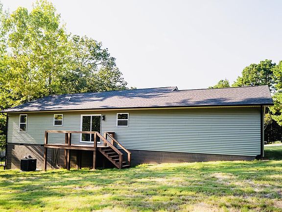 3rd image of 284 Hawkins Ln