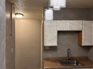 330 Raymond St APT 2, Elgin, IL 60120