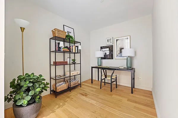 Office, photo 1