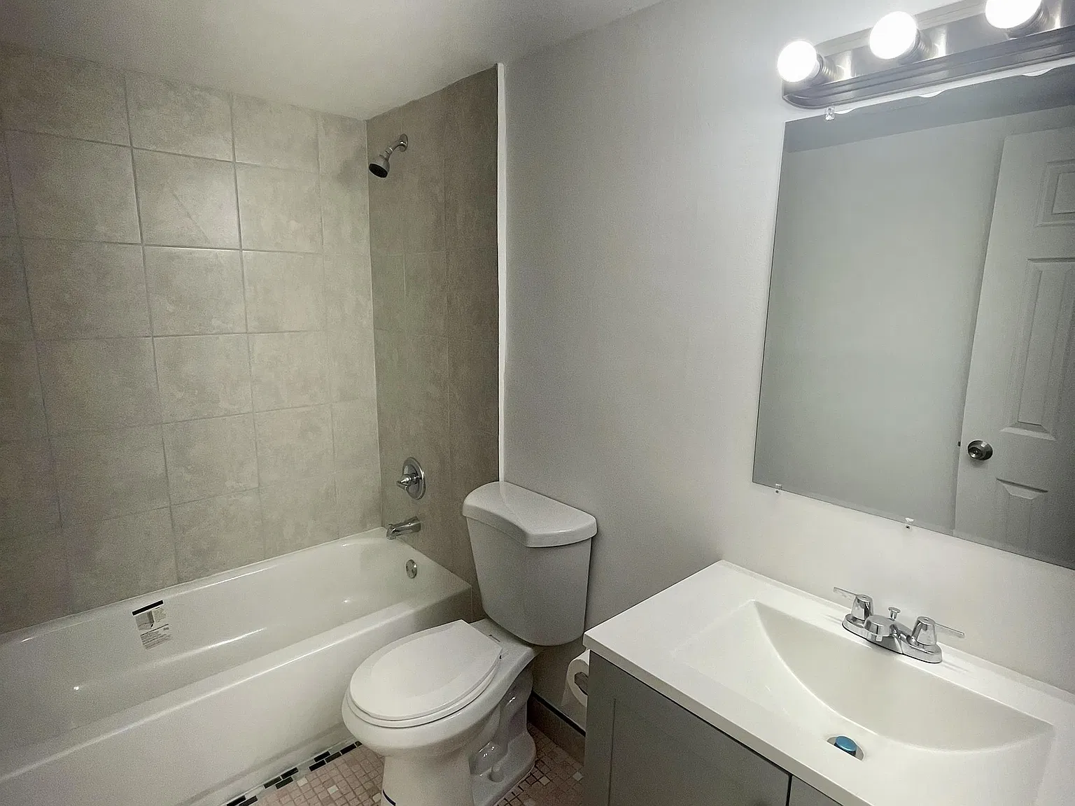 807 NW 24th Street - 7 — Photo 4