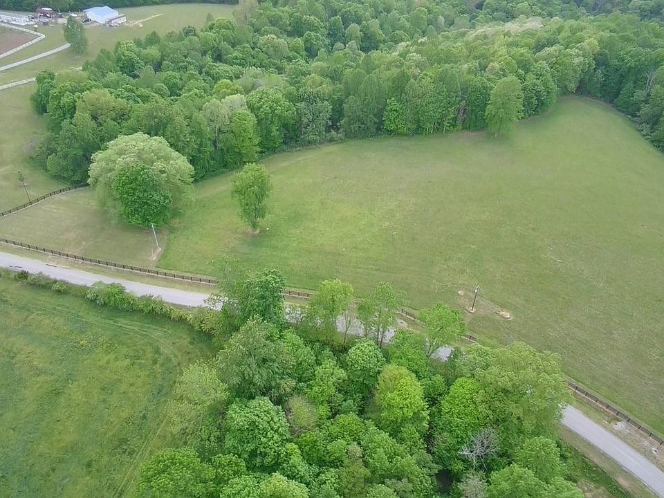 2nd image of 495 Gumm Rd