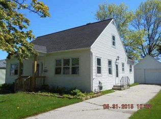 1411 N 6th St, Manitowoc, WI 54220