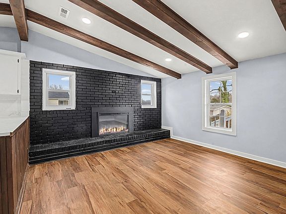 5th image of 303 Sarratt Ave