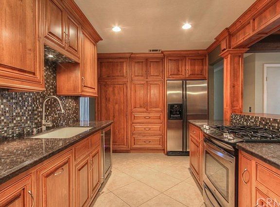 5th image of 10165 La Vine St