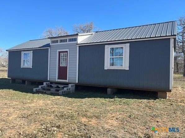 3090 County Road 442, Stockdale, TX 78160