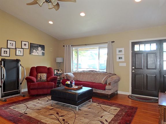 3rd image of 6925 Seaborn St