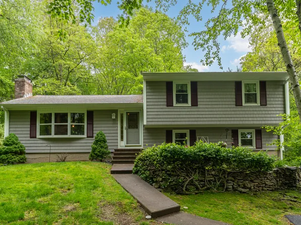 150 Honeycomb Lane, Milford, CT 06461