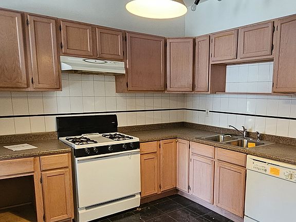 5th image of 3639 N Greenview Ave