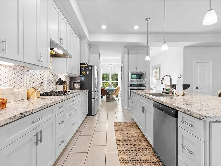 12140 Goliad Ln — Photo 10