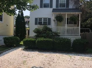 55 Houston Ave, Newport, RI 02840