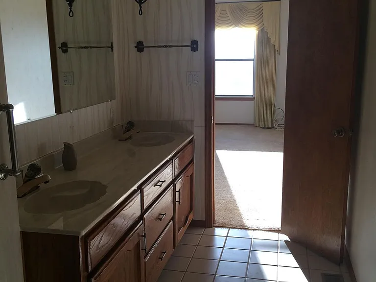 2719 Palo Alto Dr NE — Photo 4