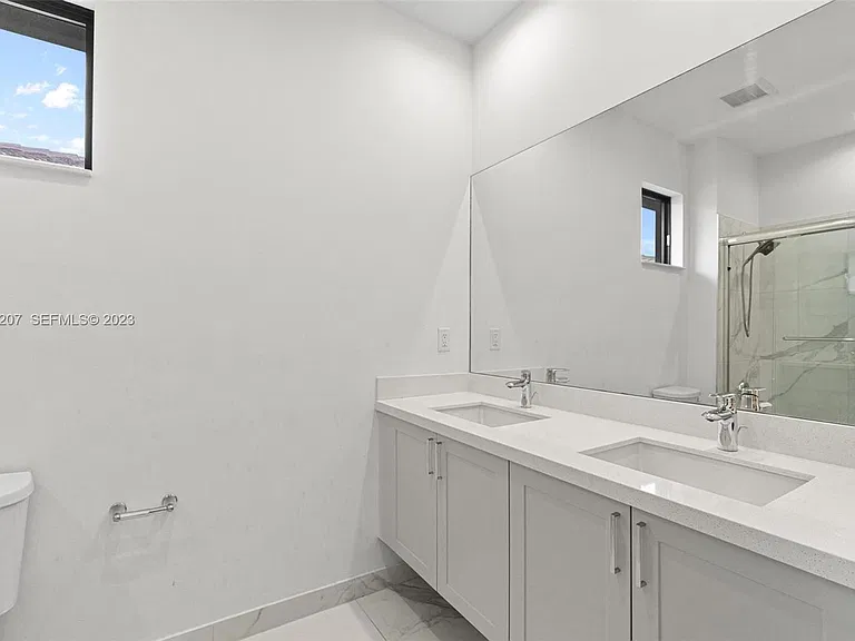 4389 NW 41st St — Photo 9