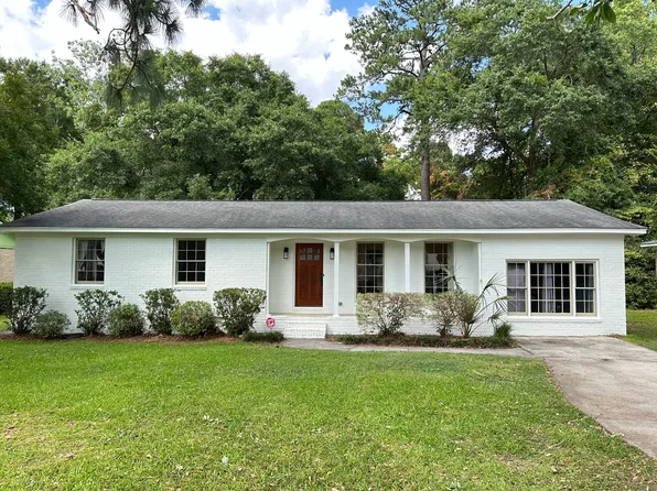 1350 Pocahontas St, Mount Pleasant, SC 29464