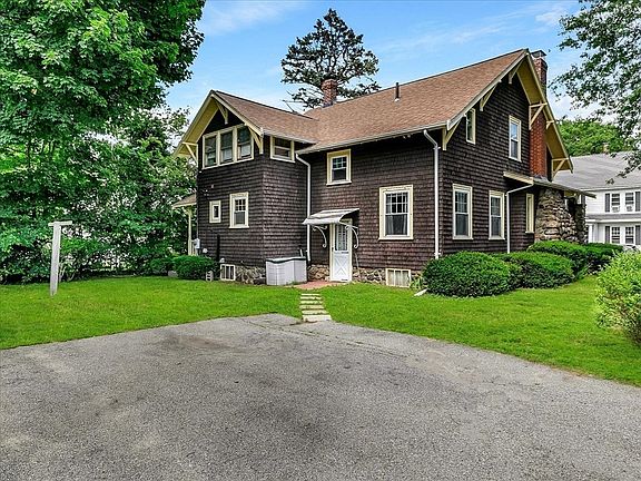4th image of 77 Lamoille Ave