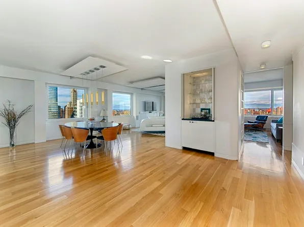 303 East 57th Street 46E image 2 of 9