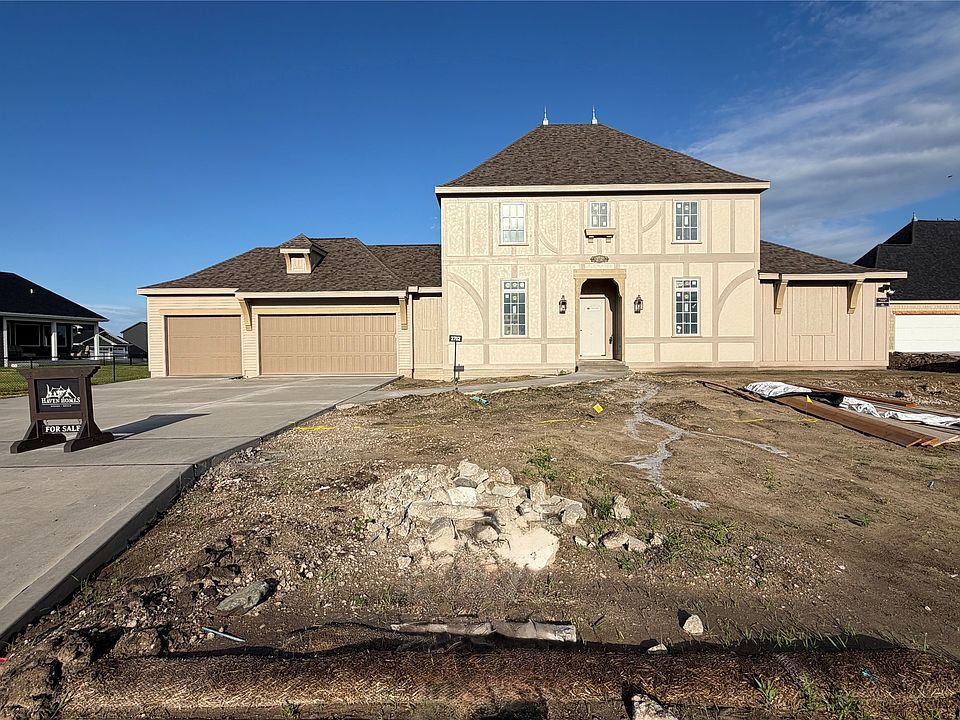 1st image of 2712 NW Cedarwood Dr