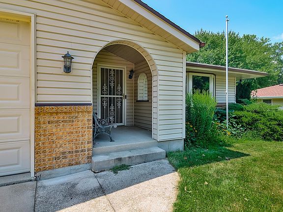 3rd image of 2763 Kensington Pl