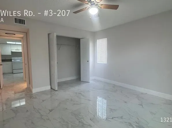 5011 Wiles Rd #3-207, Pompano Beach, FL 33073