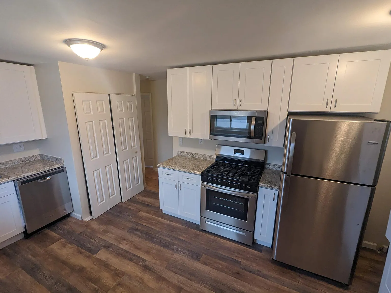 2841 Appleridge St — Photo 3