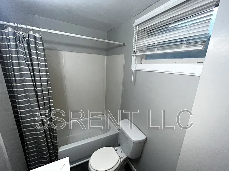 240 S Mary Ellen St #B — Photo 17