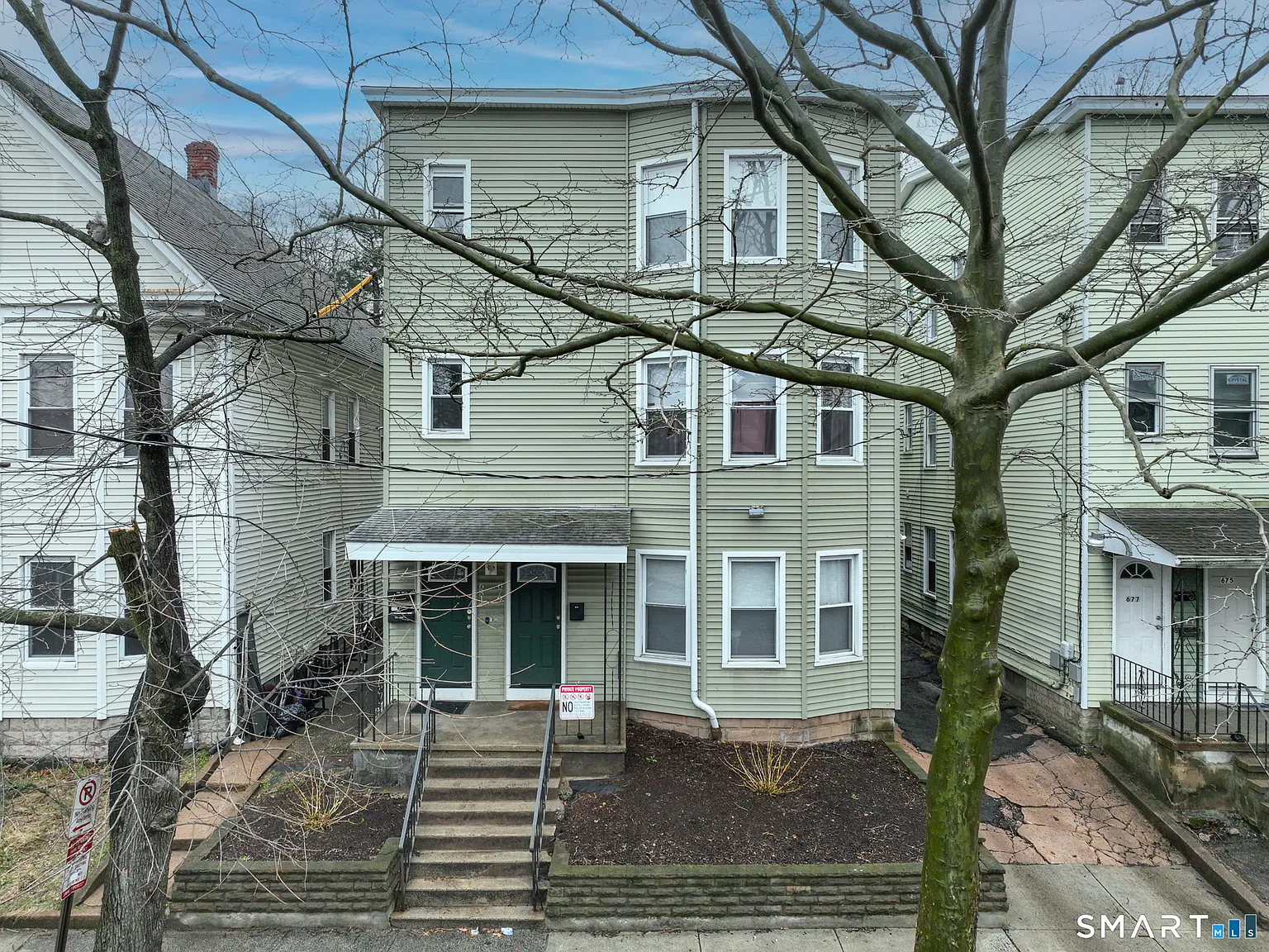 3 bed, 1.0 bath, 3663 sqft, $2,250 — Photo 2