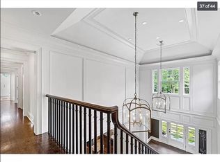 6B Bowden Ln, Glen Head, NY 11545