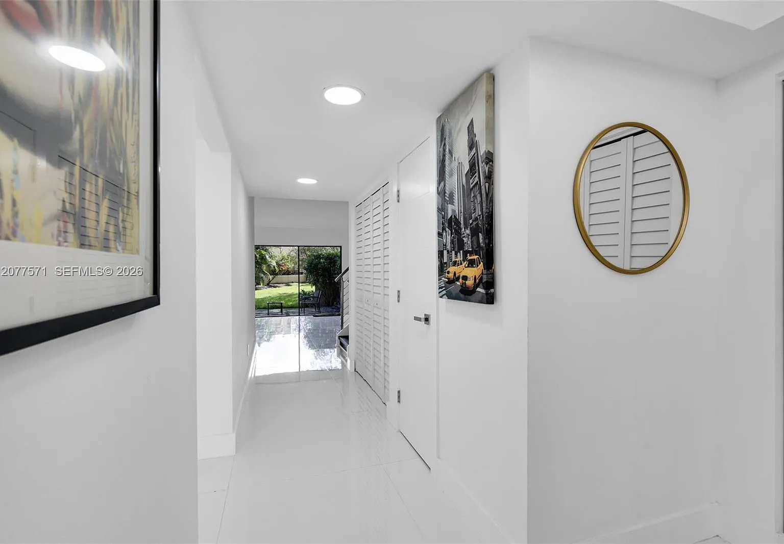 3 bed, 1983 sqft, $4,300 — Photo 2