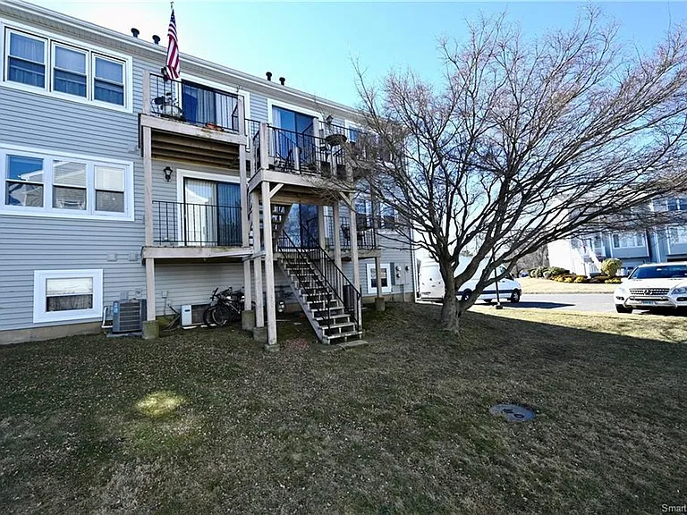 31 Carriage Dr #31 — Photo 10