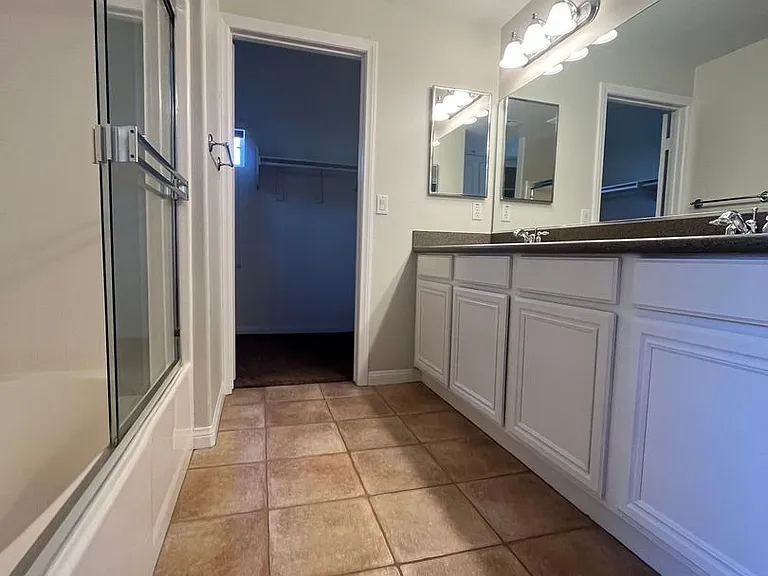 13045 Evening Creek Dr #43 — Photo 17