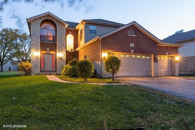 1st image of 2832 Chayes Park Dr