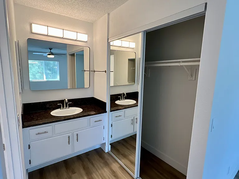 Master Vanity
