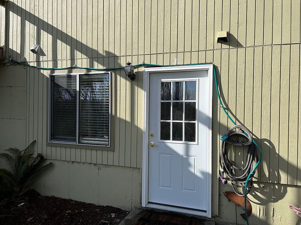 1st image of 2165 Ponderosa Dr SE