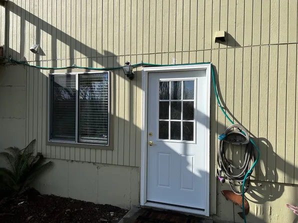 2165 Ponderosa Dr SE, Pt Orchard, WA 98366