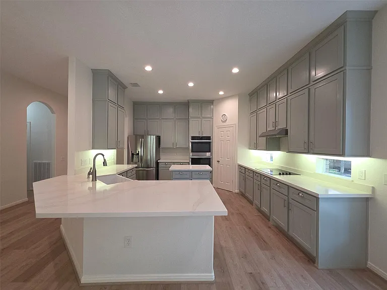 6 Cheshire Glen Ct — Photo 3