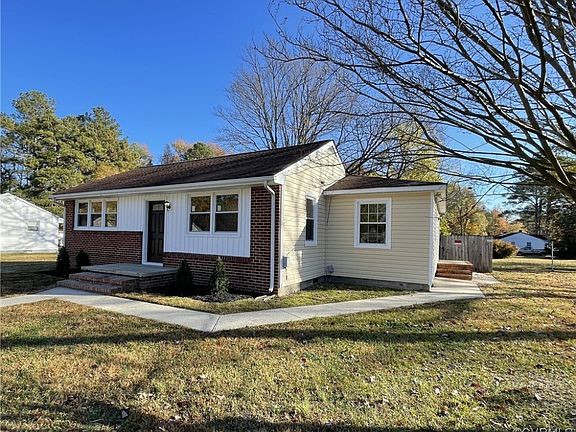 3rd image of 21313 Hampton Ave
