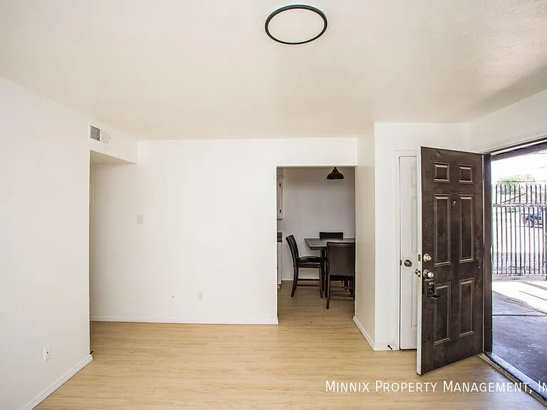 5005 Avenue W #3 — Photo 18