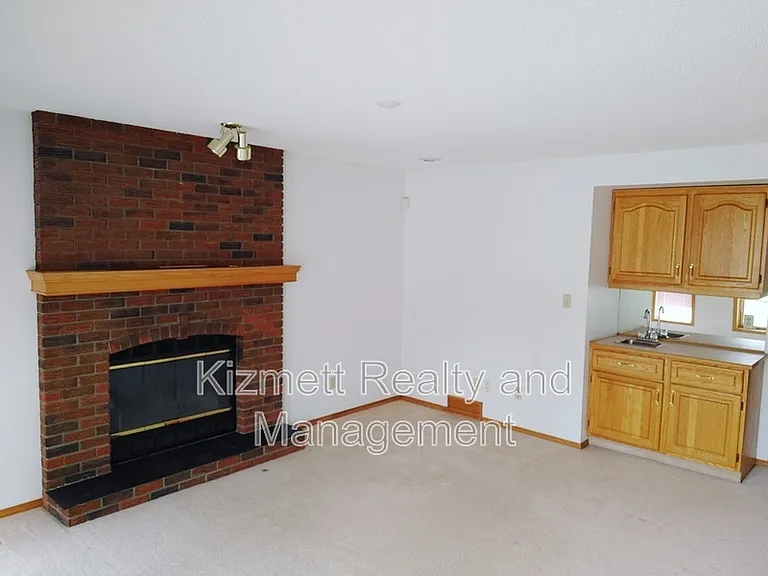 615 Forest Ln NW — Photo 15