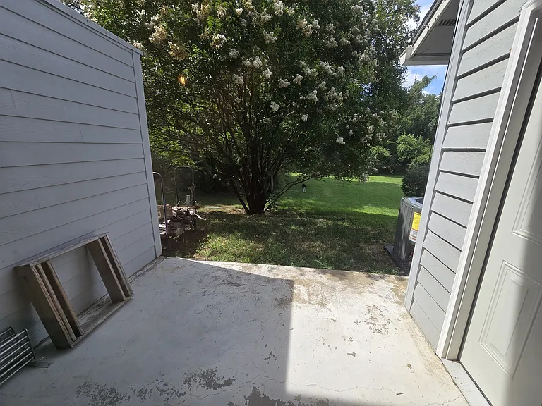 118 Chaucer Ct — Photo 13