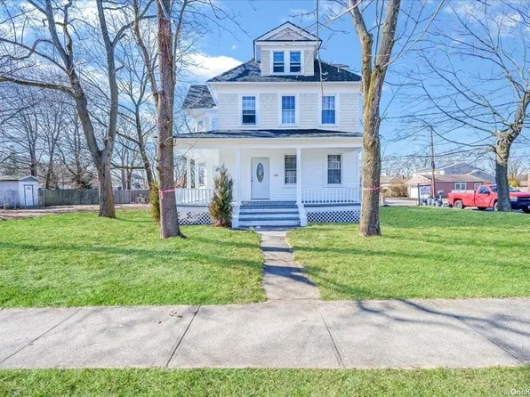 148 Connetquot Avenue, East Islip, NY 11730