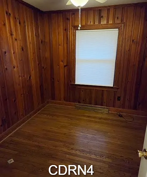 318 Jefferson St W — Photo 16
