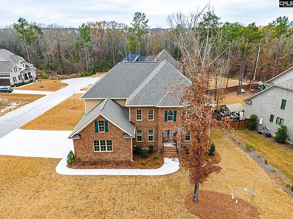 2nd image of 207 W Arrowleaf Ln