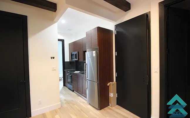 Rented by EXR | media 20