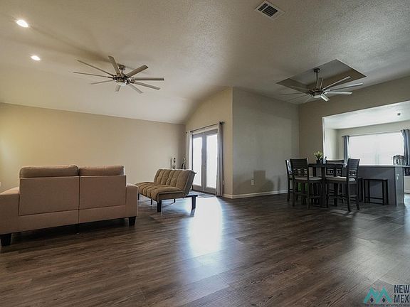 4th image of 2201 Northglen Dr