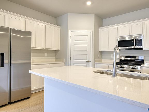 5th image of 12392 Whitcomb Cir