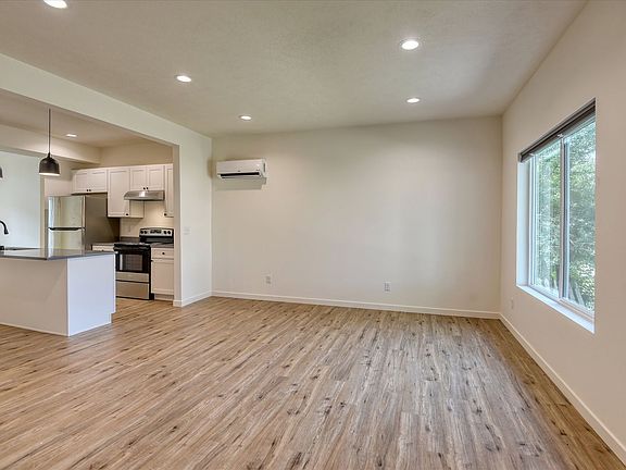 4th image of 2324 E 7th Ave #2324