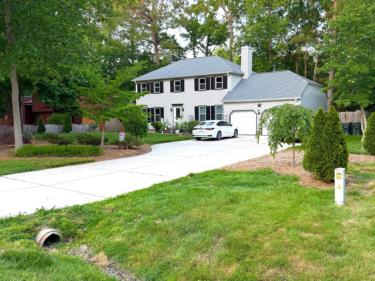 3 bed, 2.5 bath, 1900 sqft, $3,000 — Photo 2