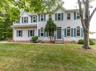 17 Settlers Ridge Rd, Milford, CT 06460